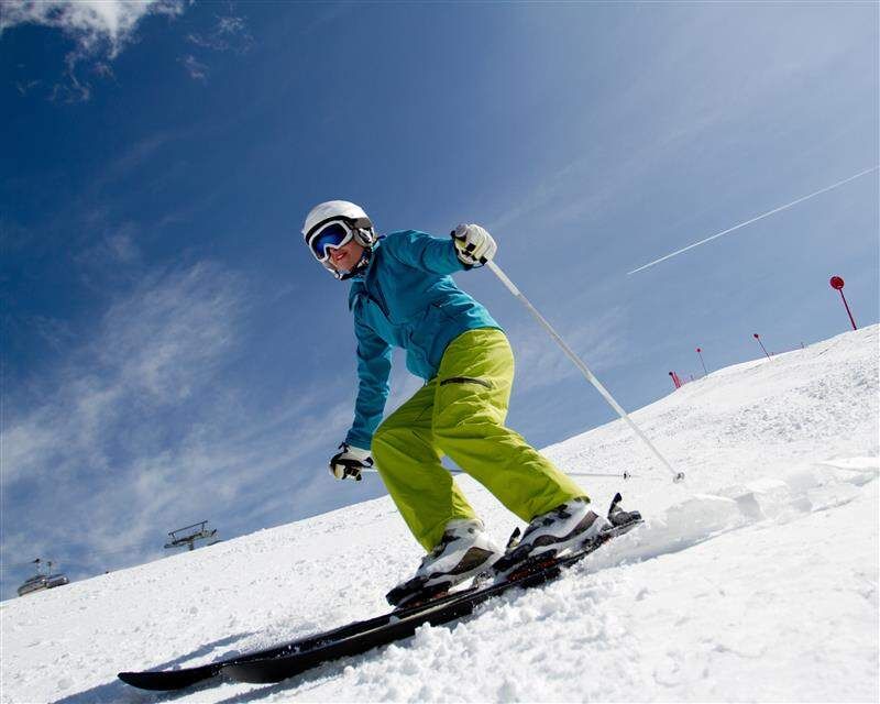 Protect your knees on the slopes this winter 2.jpg