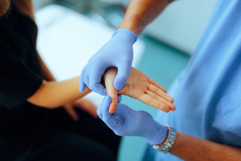 Thumb sprain 3.jpg